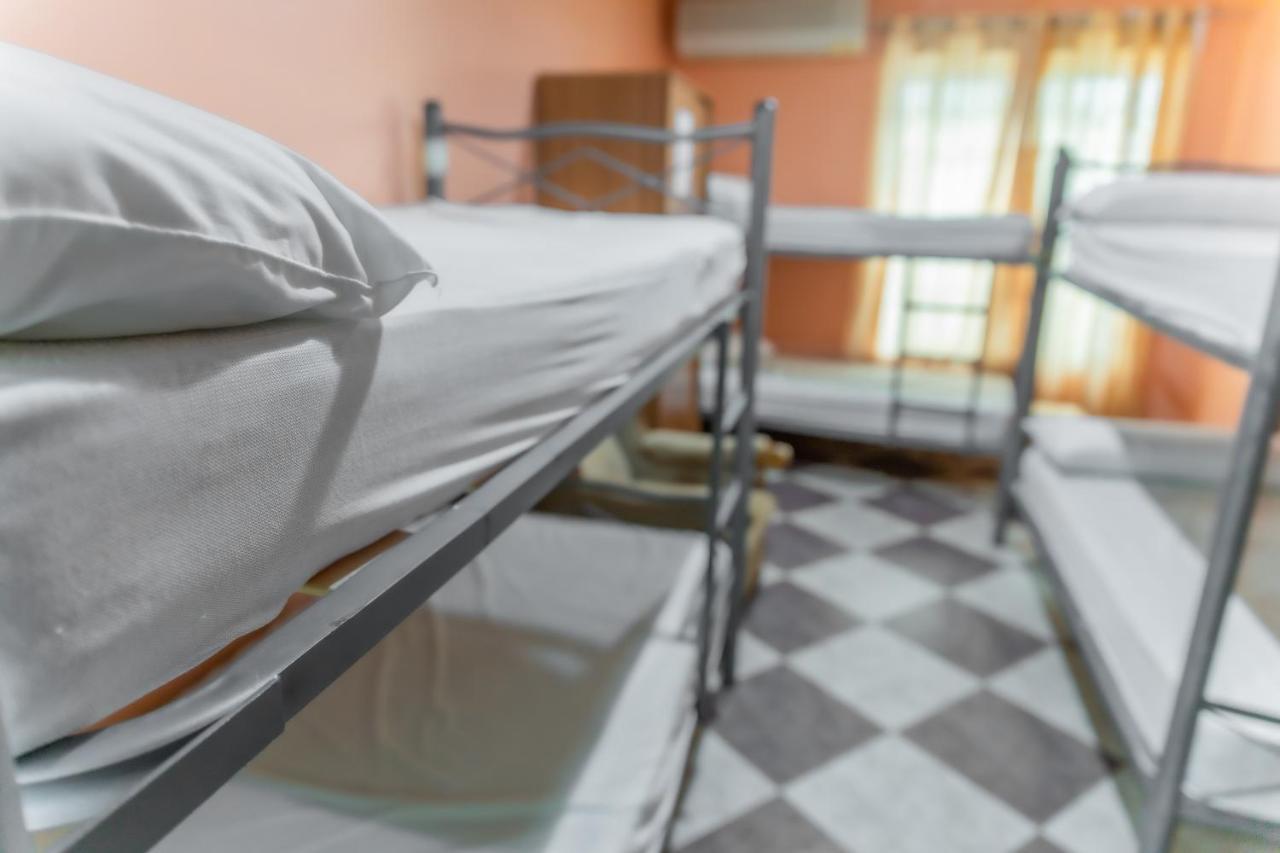 Albergue Rojo Plata Torremegía 外观 照片